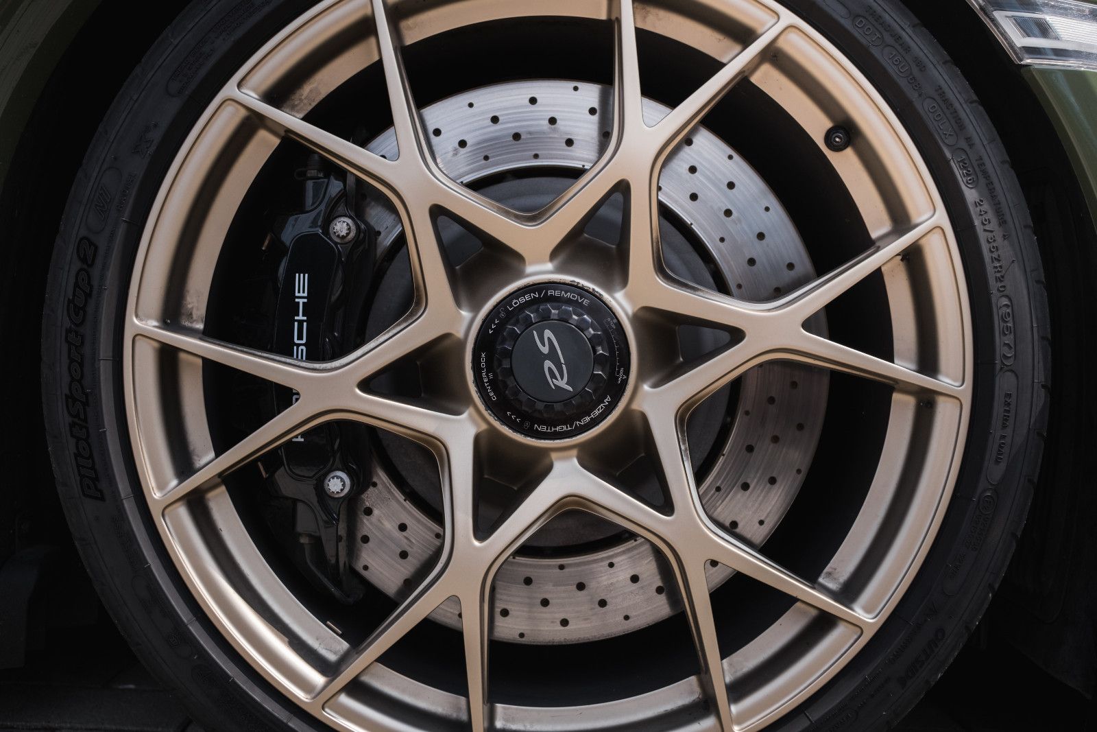 Fahrzeugabbildung Porsche 718 GT4 RS-Weissach-PTS-Lift-LED-Steuer-Folie