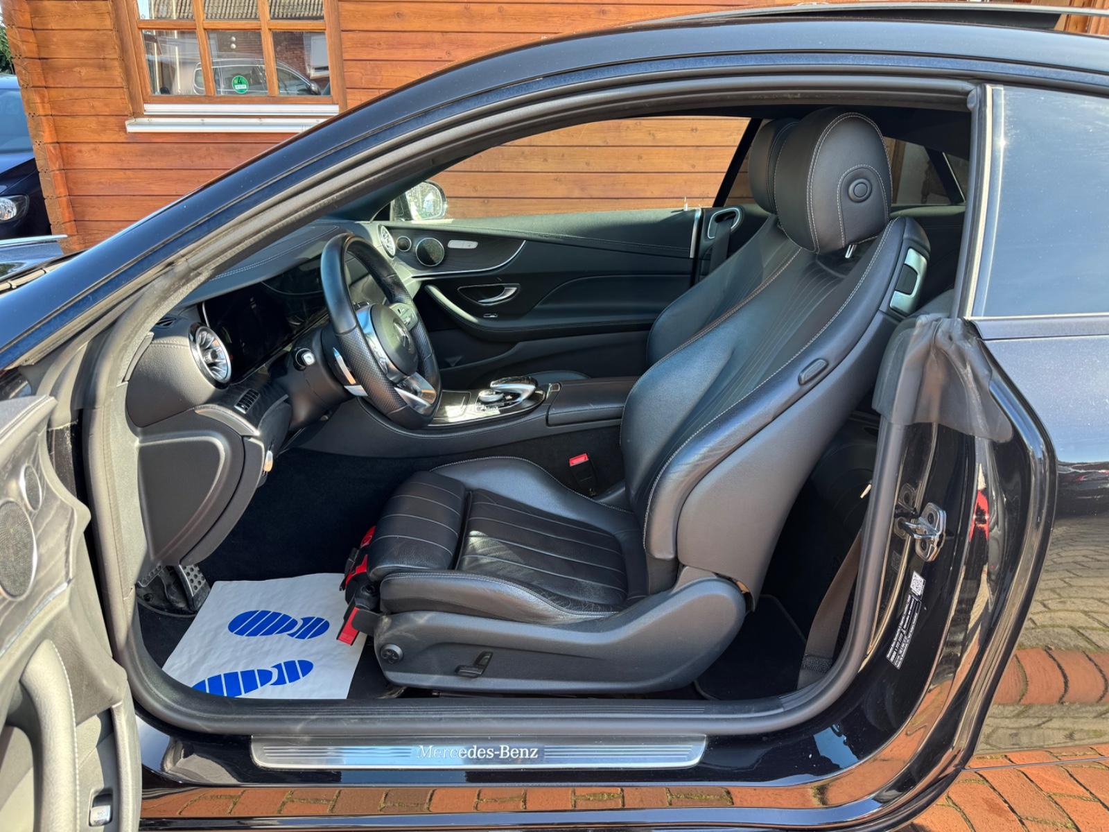 Mercedes-Benz E 220 *AMG Line*Widescreen*Voll Leder*Pano*