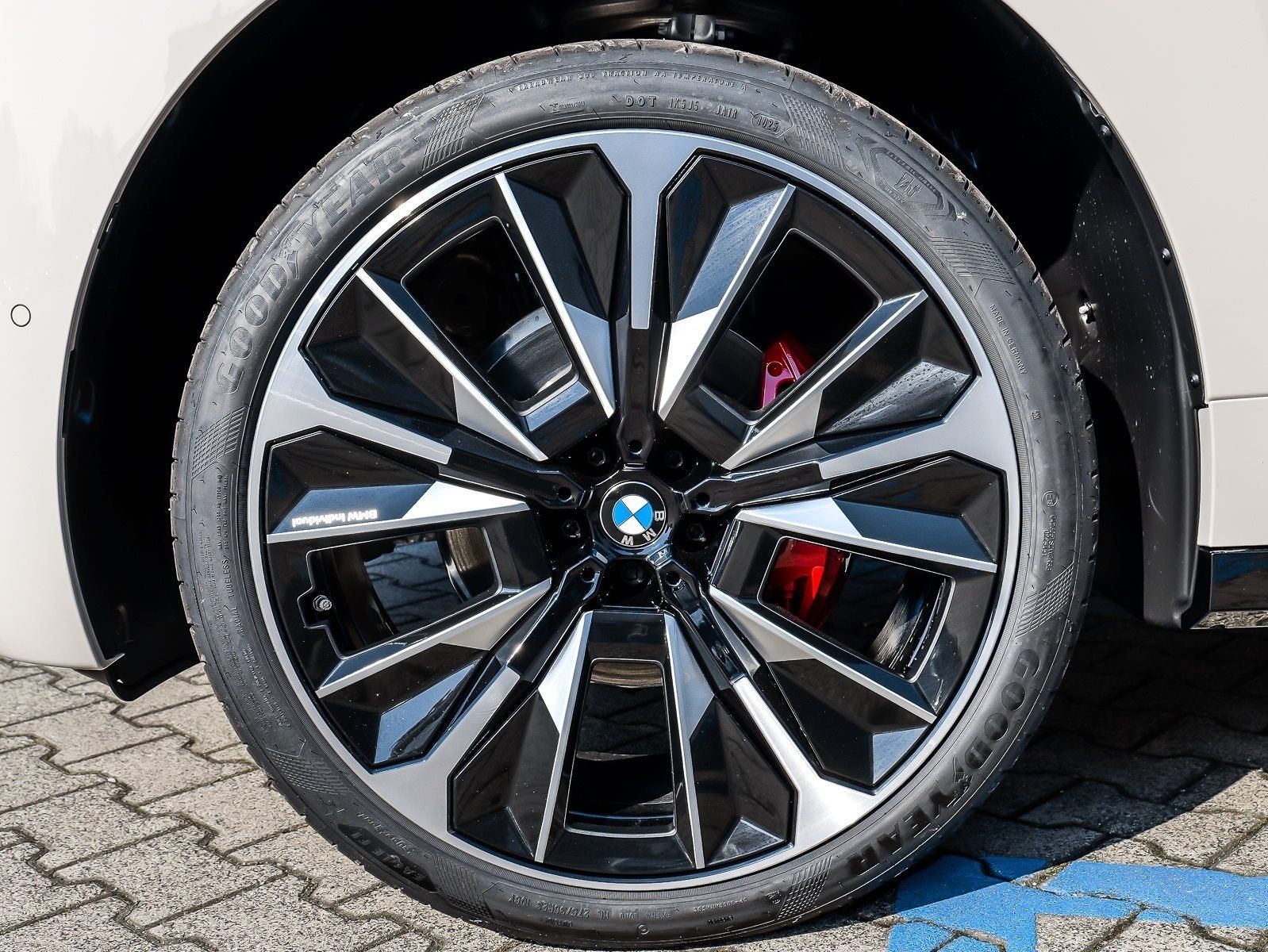 BMW iX - Bild 4
