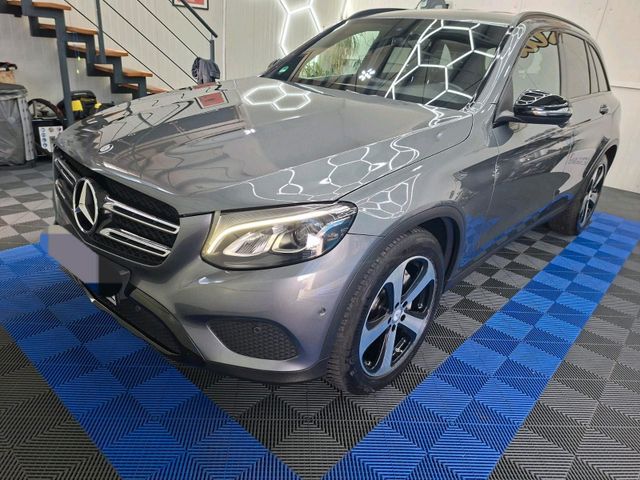 MERCEDES-BENZ Mercedes GLC 220 d 4MATIC AMG Line Interie...
