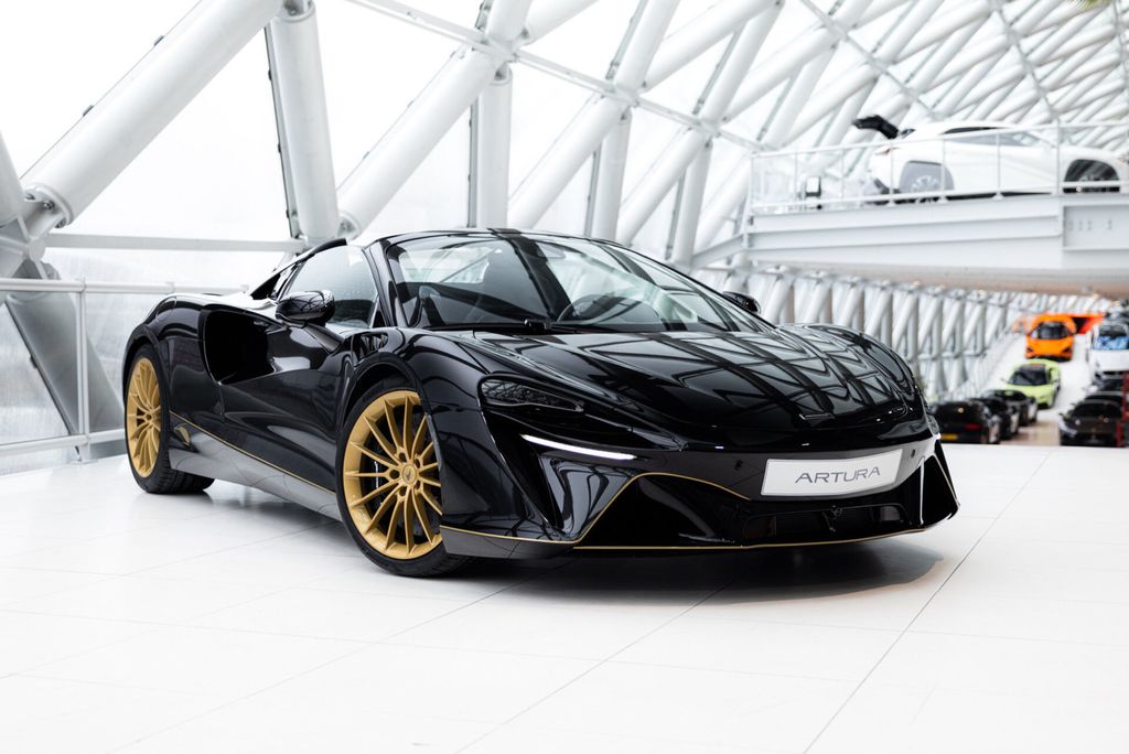 Image of McLaren Artura
