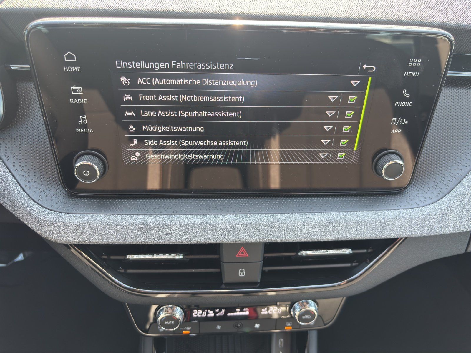 Fahrzeugabbildung SKODA Kamiq Balance 1,0 TSI 85 kW DSG AHK/MATRIX/RFK