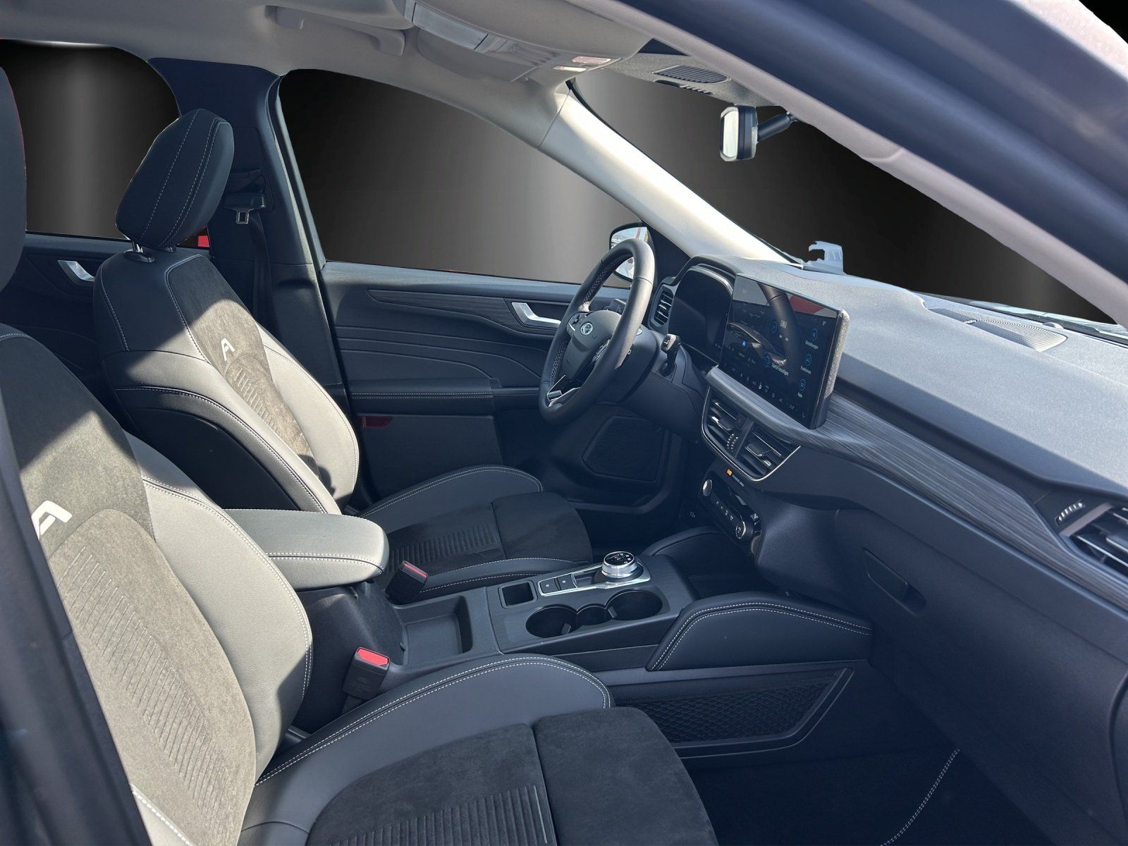 Fahrzeugabbildung Ford Kuga Active X FHEV Glas Dach Winter P. LM 20Z