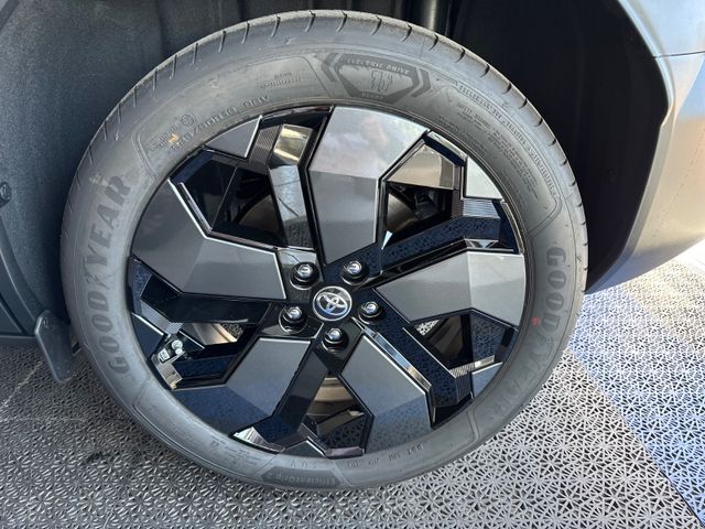 Toyota Urban Cruiser FWD Lounge 61 kWh *PANO*JBL*