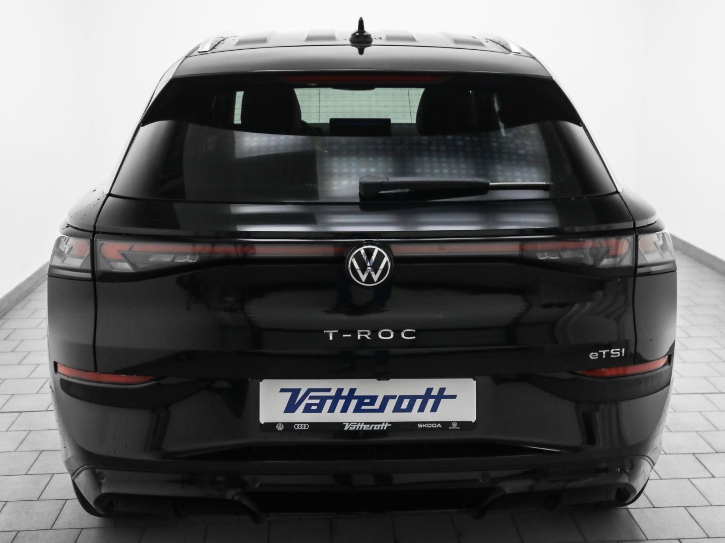 Volkswagen T-Roc R-Line 1.5 eTSI DSG IQ.Light Ganzjahresrei foto 4
