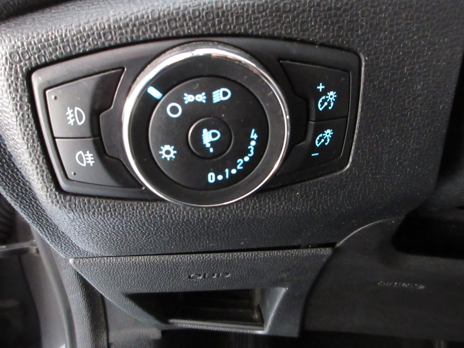 Fahrzeugabbildung Ford EcoSport Cool & Connect SHZ/LHZ/AHK/NAVI