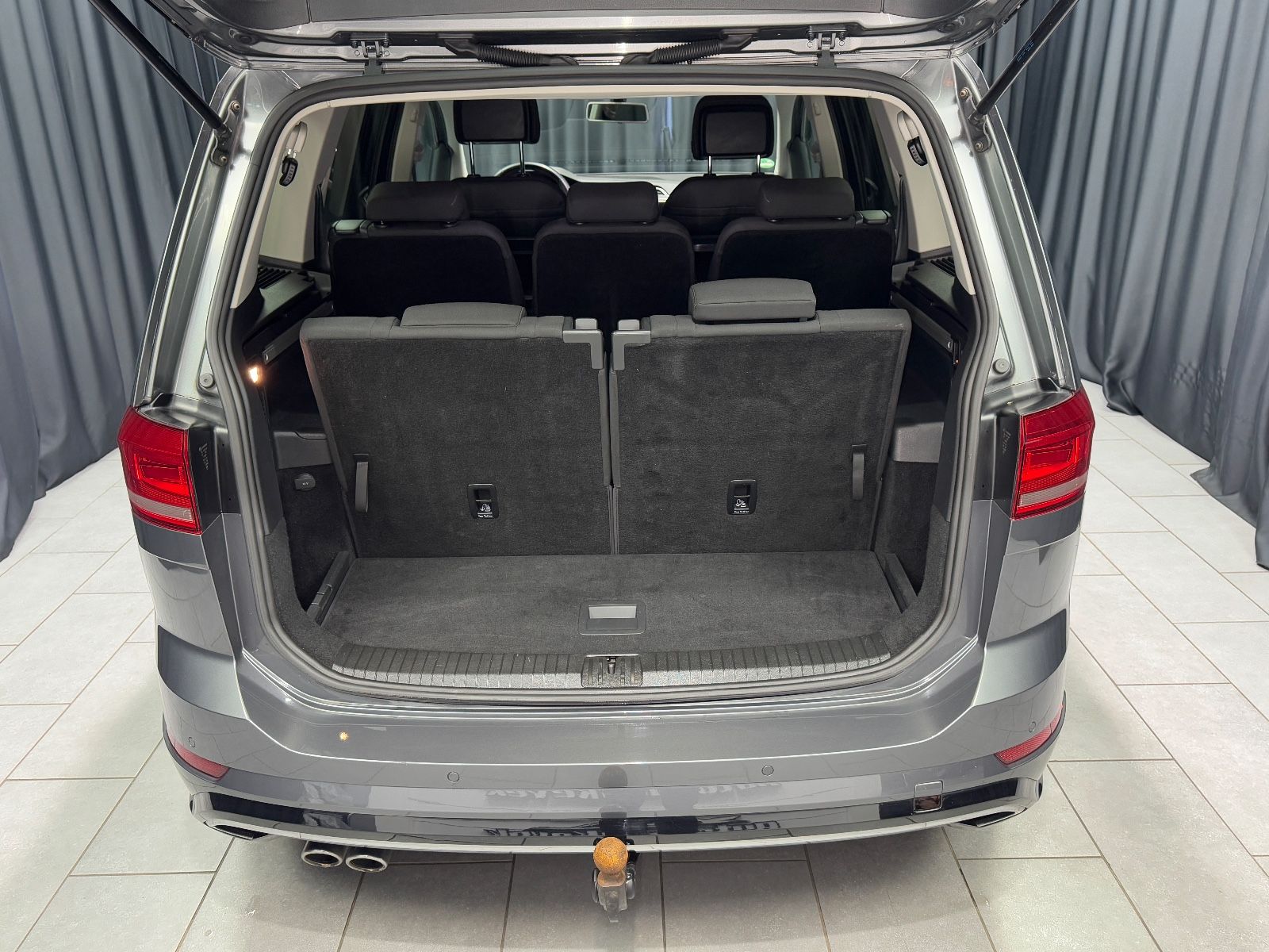 Fahrzeugabbildung Volkswagen Touran Highline|DSG|NAVI|7-SITZER|R-LINE|