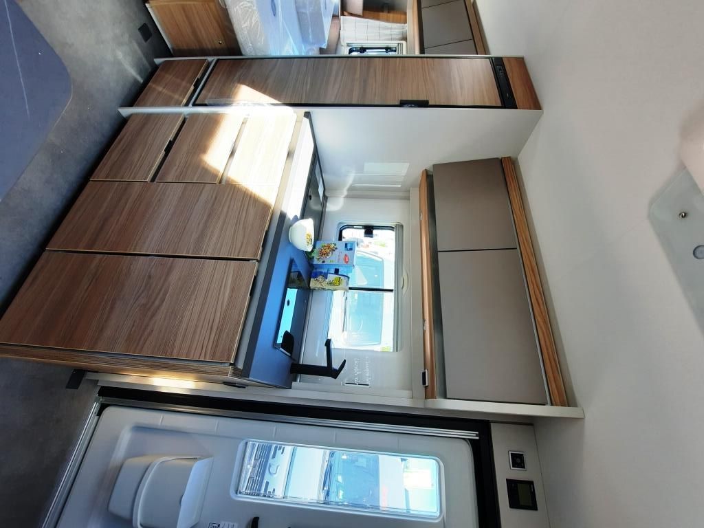 Fahrzeug Übersicht 9 Fahrzeugabbildung Dethleffs Nomad 490 EST Verfüg./Sparen Sie 8.882,- €