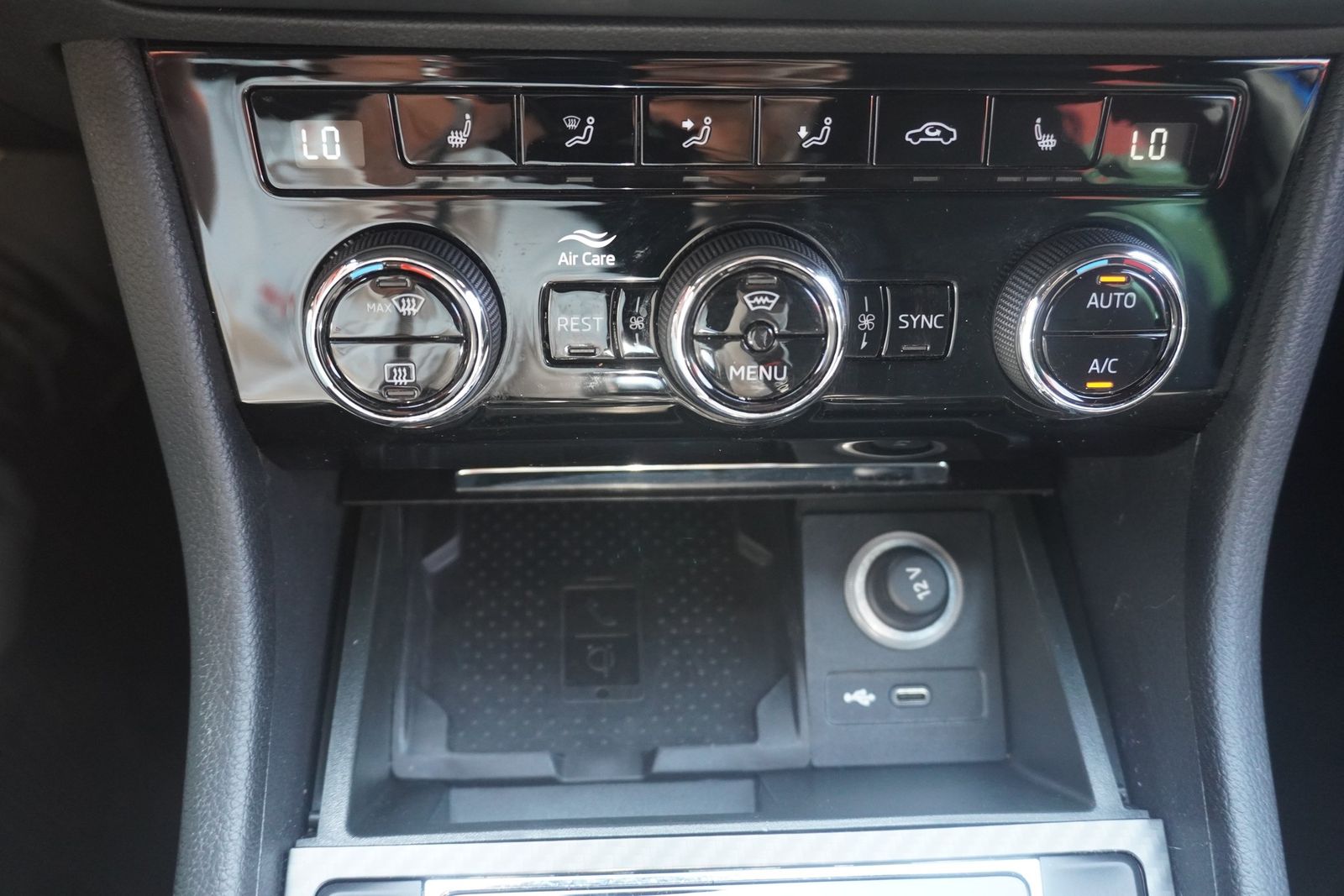 Skoda Superb Combi 2.0TSI Sportline LED Navi ACC Leder foto 19