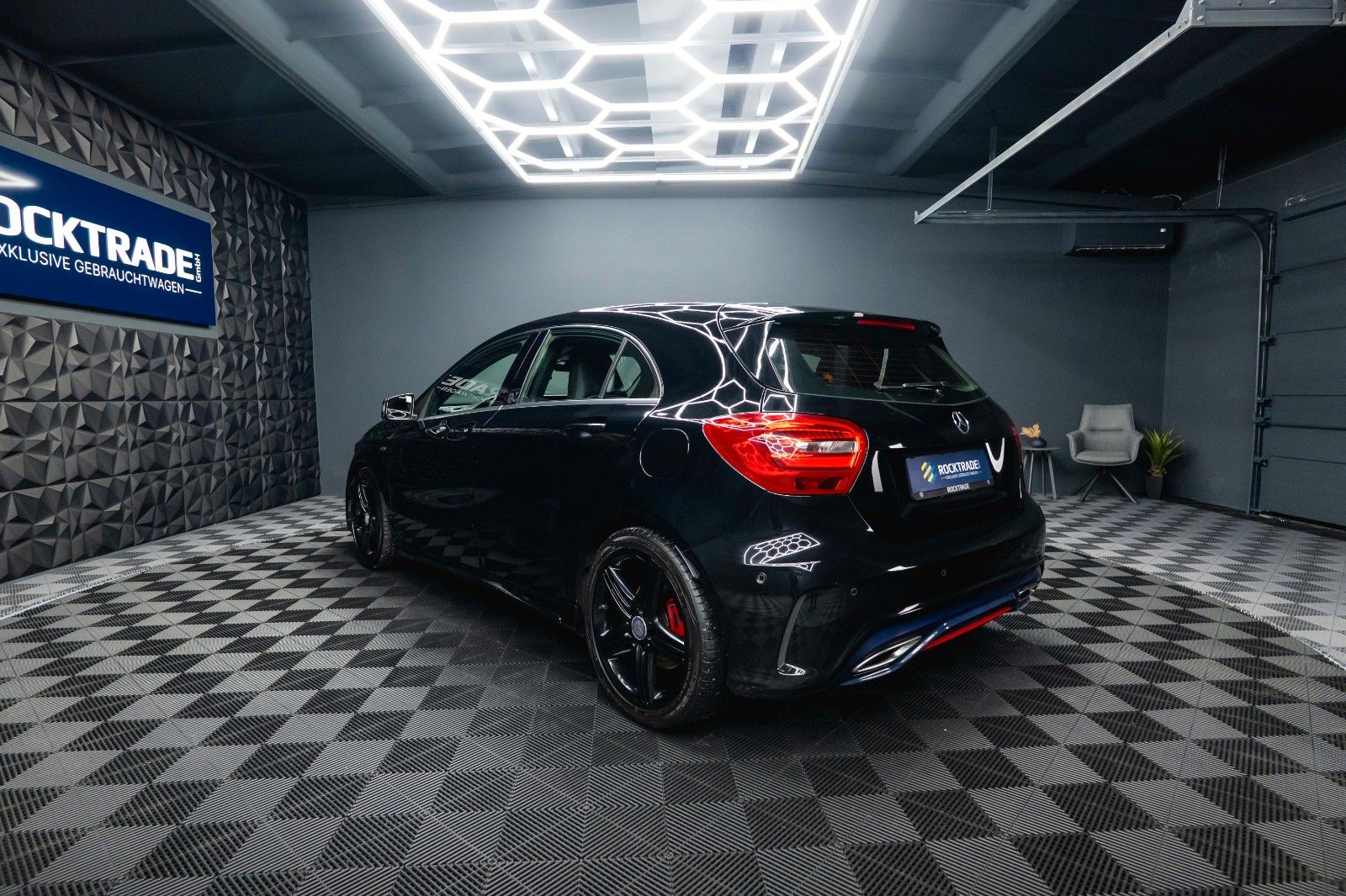 Fahrzeugabbildung Mercedes-Benz A 250 AMG Sport Black Edition *TÜV Neu*Navi*19%*