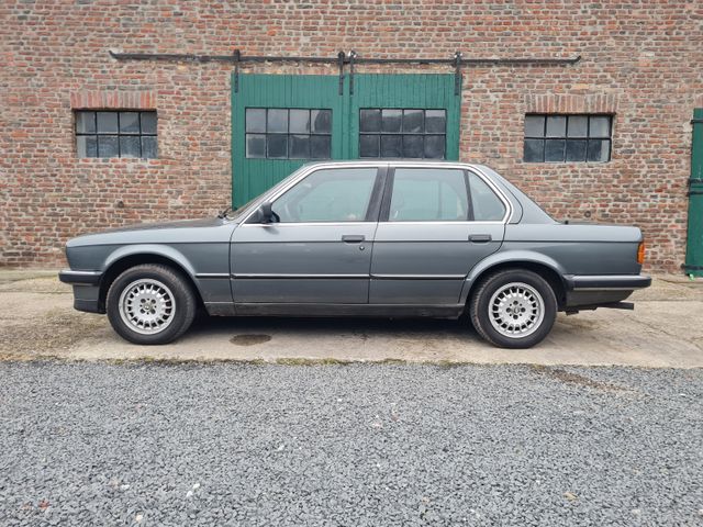 BMW 324 D VFL E30 Sondereinsatzfahrzeug