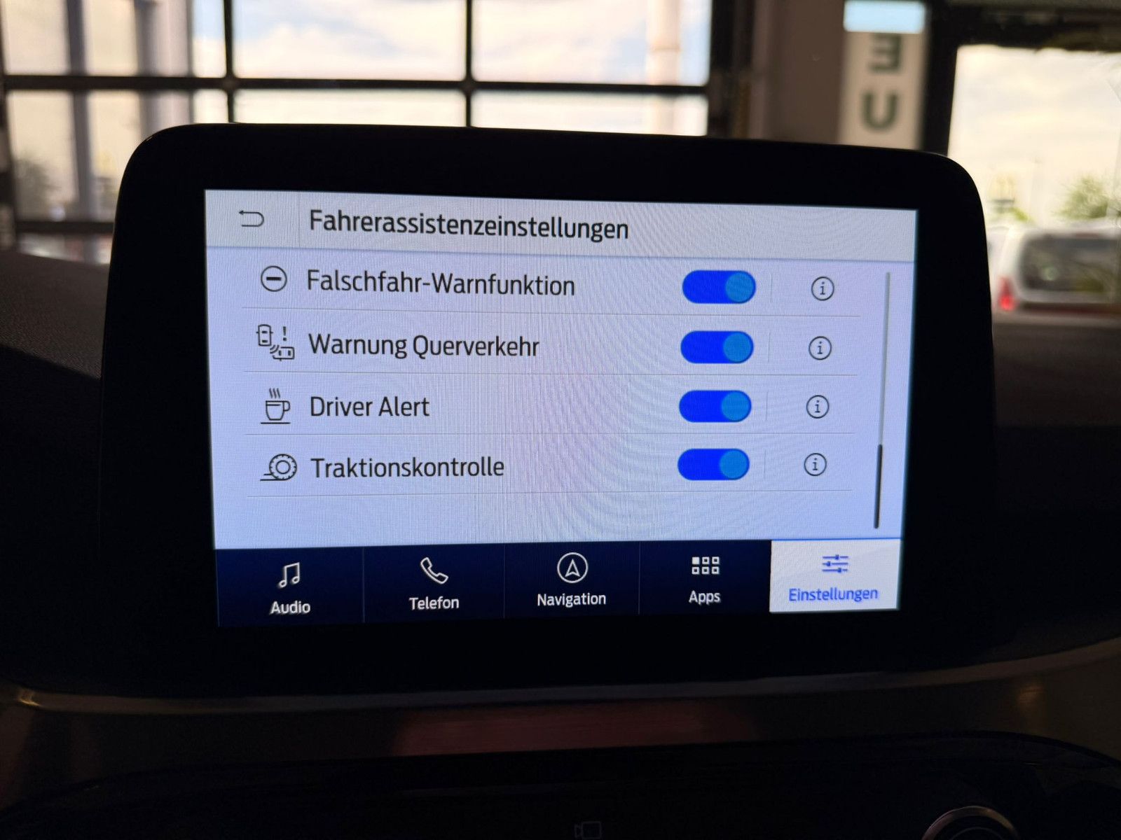 Fahrzeugabbildung Ford Kuga Titanium / NAVI / KAMERA / GEPFLEGT