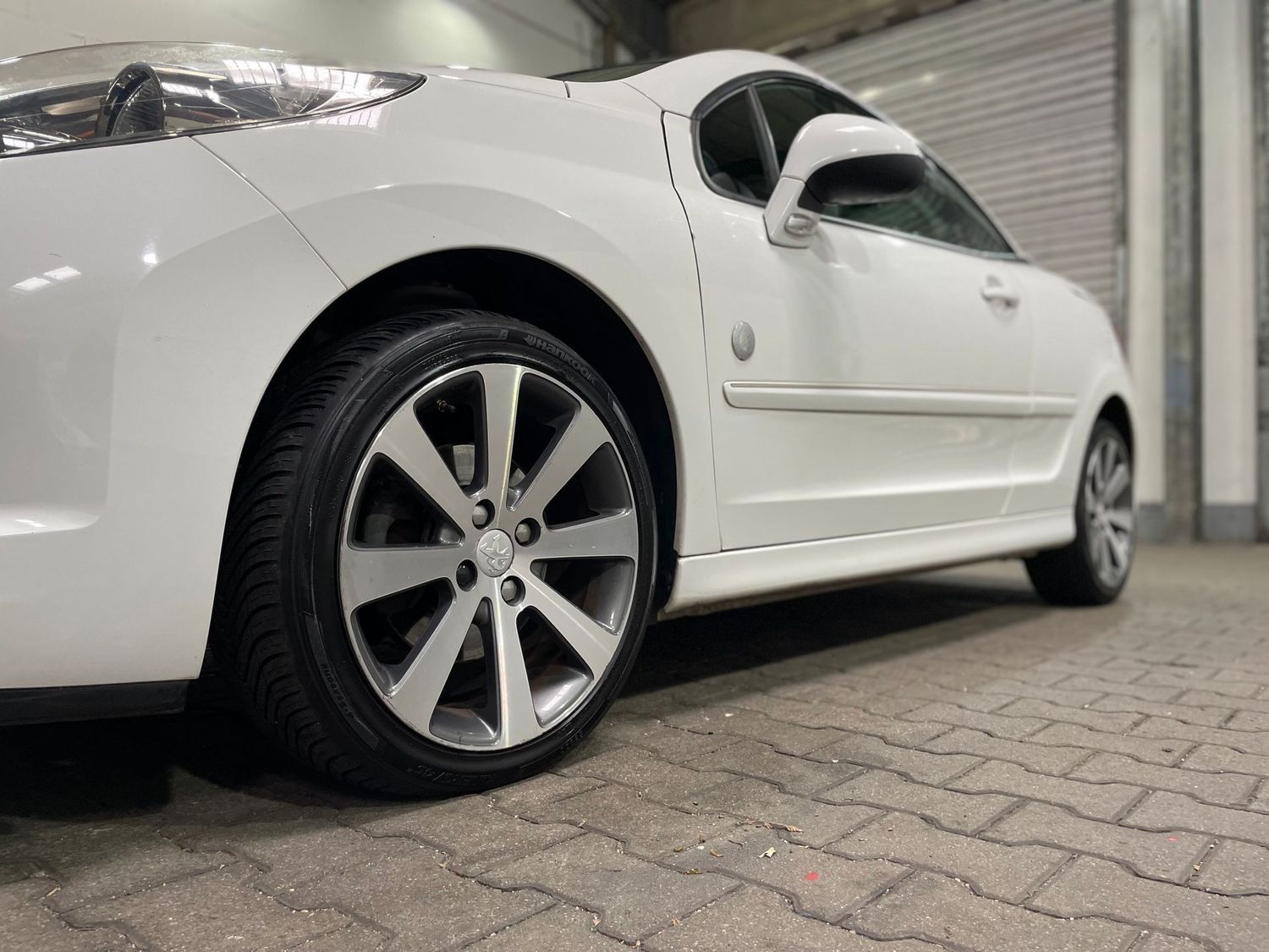 Fahrzeugabbildung Peugeot 207 CC Roland Garros #Tempomat#JBL#Shz