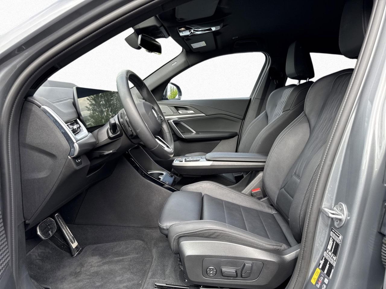BMW iX2 - Bild 17