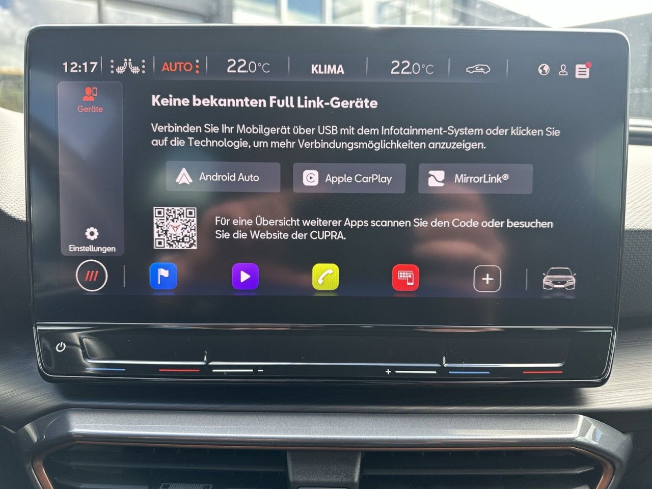 Fahrzeugabbildung CUPRA Leon VZ Sportstourer 2.0 TSI 245 PS DSG - mit KI generiert/bearbeitet