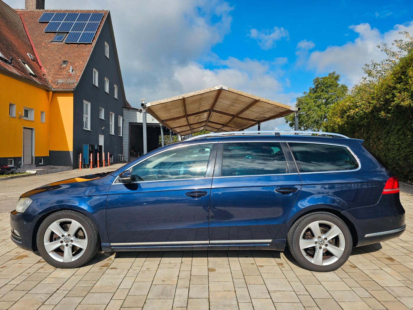 Volkswagen Passat 2011 — салон
