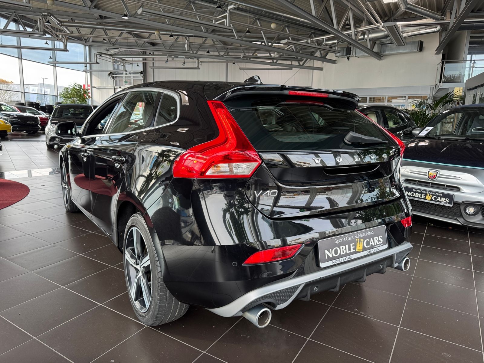 Fahrzeugabbildung Volvo V40 T3 Geartronic R Design LED ALU