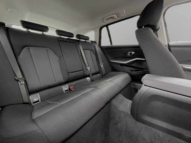 Foto Nummer 13: BMW 320i