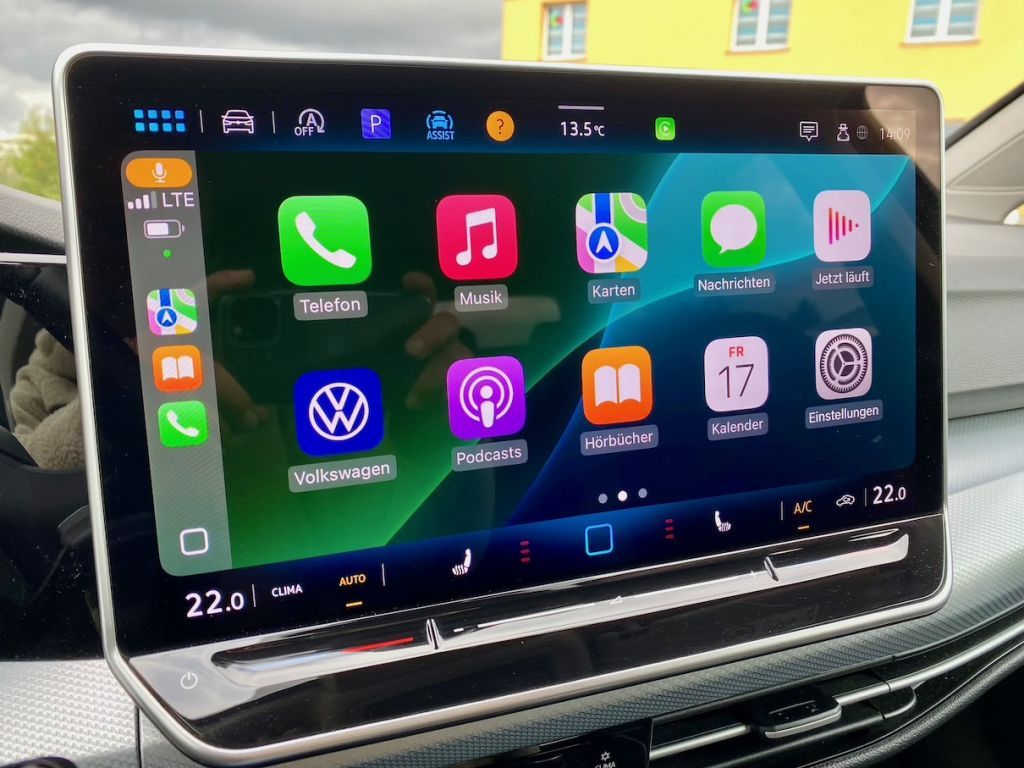 Fahrzeugabbildung Volkswagen Golf Variant 1.5 TSI Life AHK GZJR AAC KAM SHZ