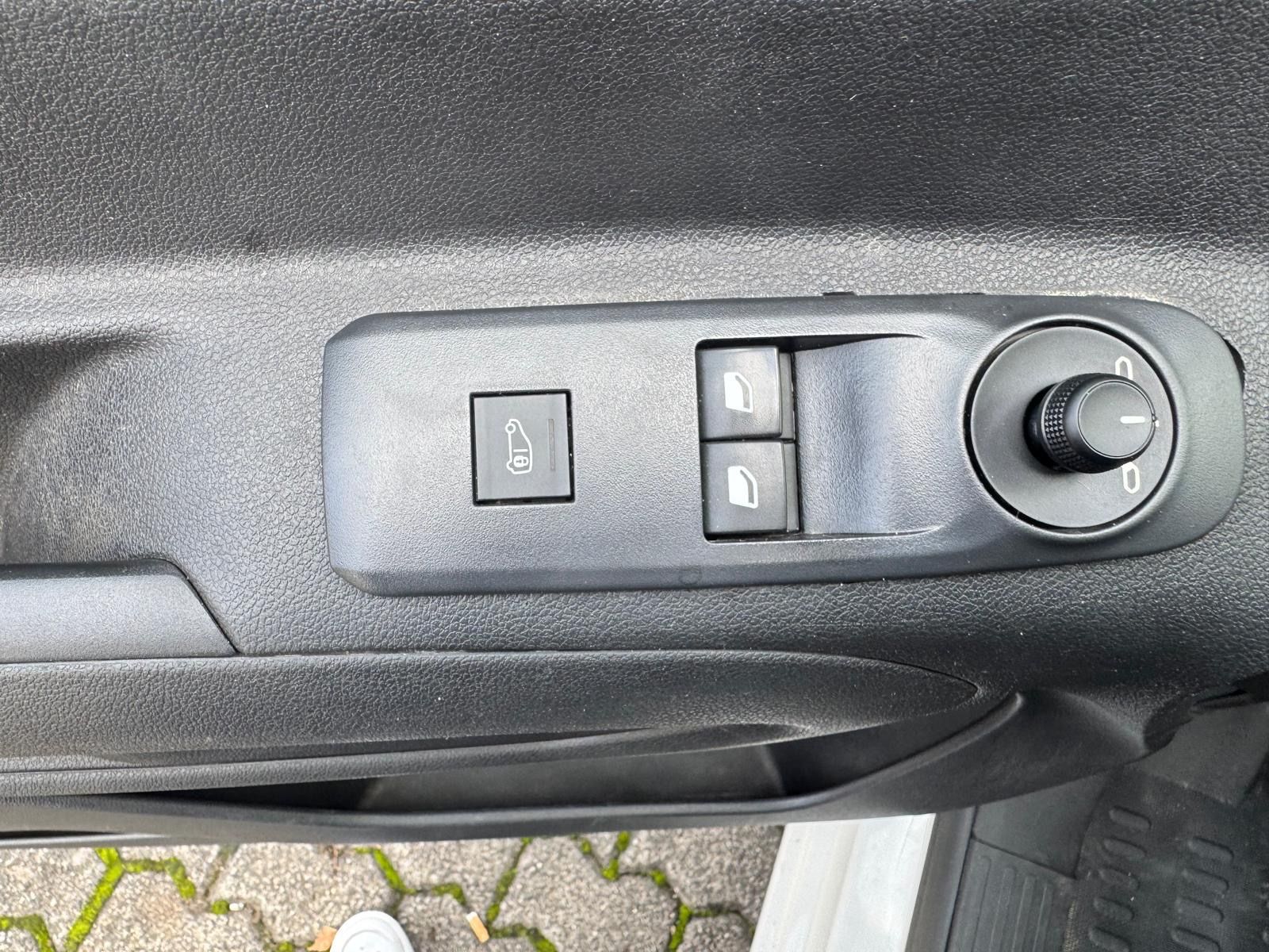 Fahrzeugabbildung Toyota Proace City 1,2-l-Turbo 81kW L1 LKW