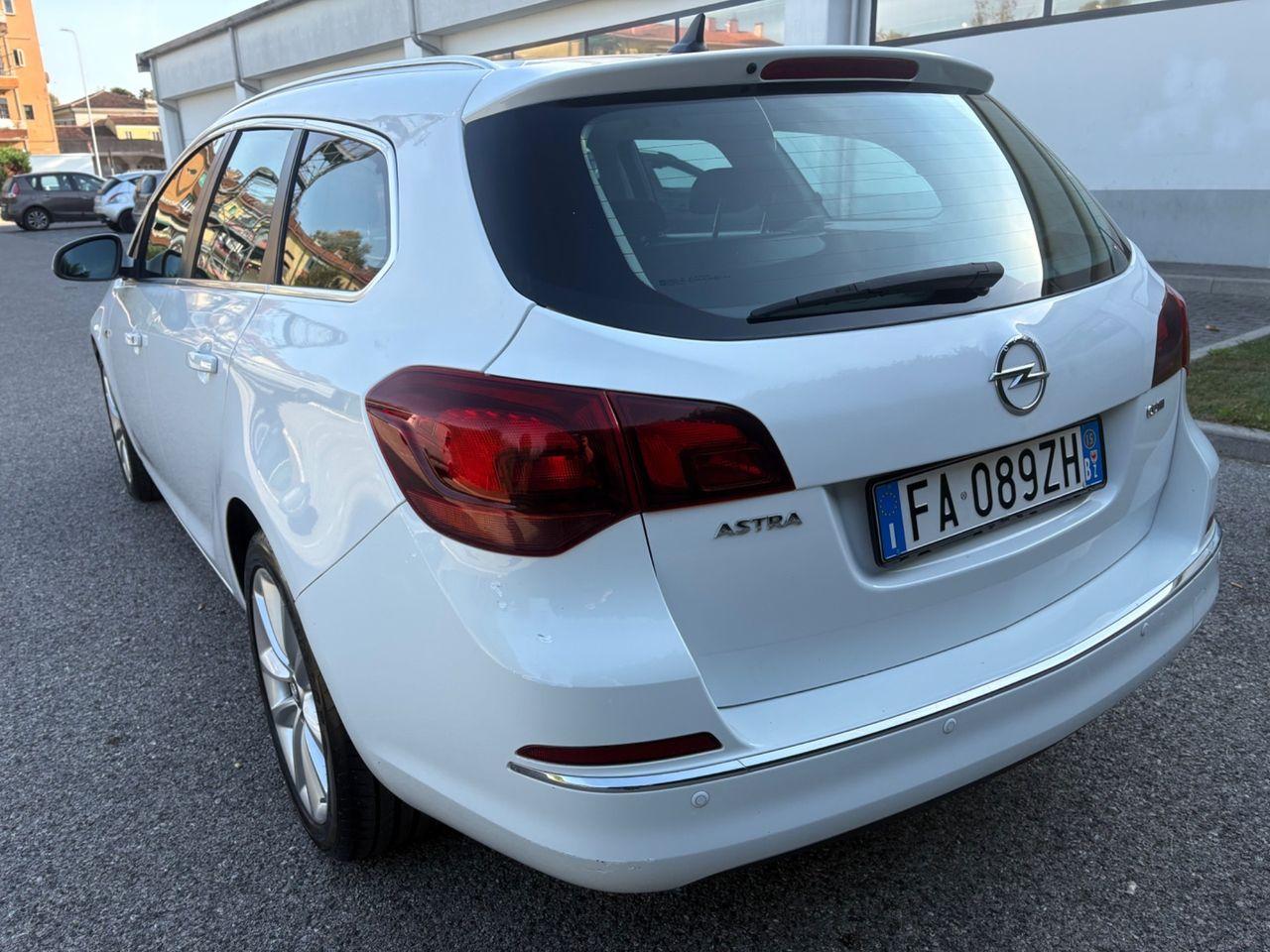 Opel Astra 2015 — photo 8