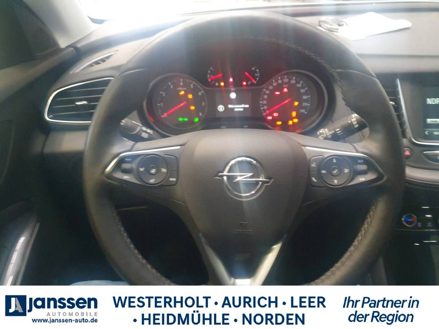 Fahrzeugabbildung Opel Grandland X Business INNOVATION