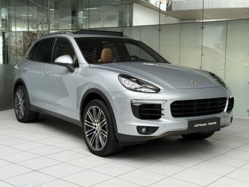 Porsche Cayenne - 1