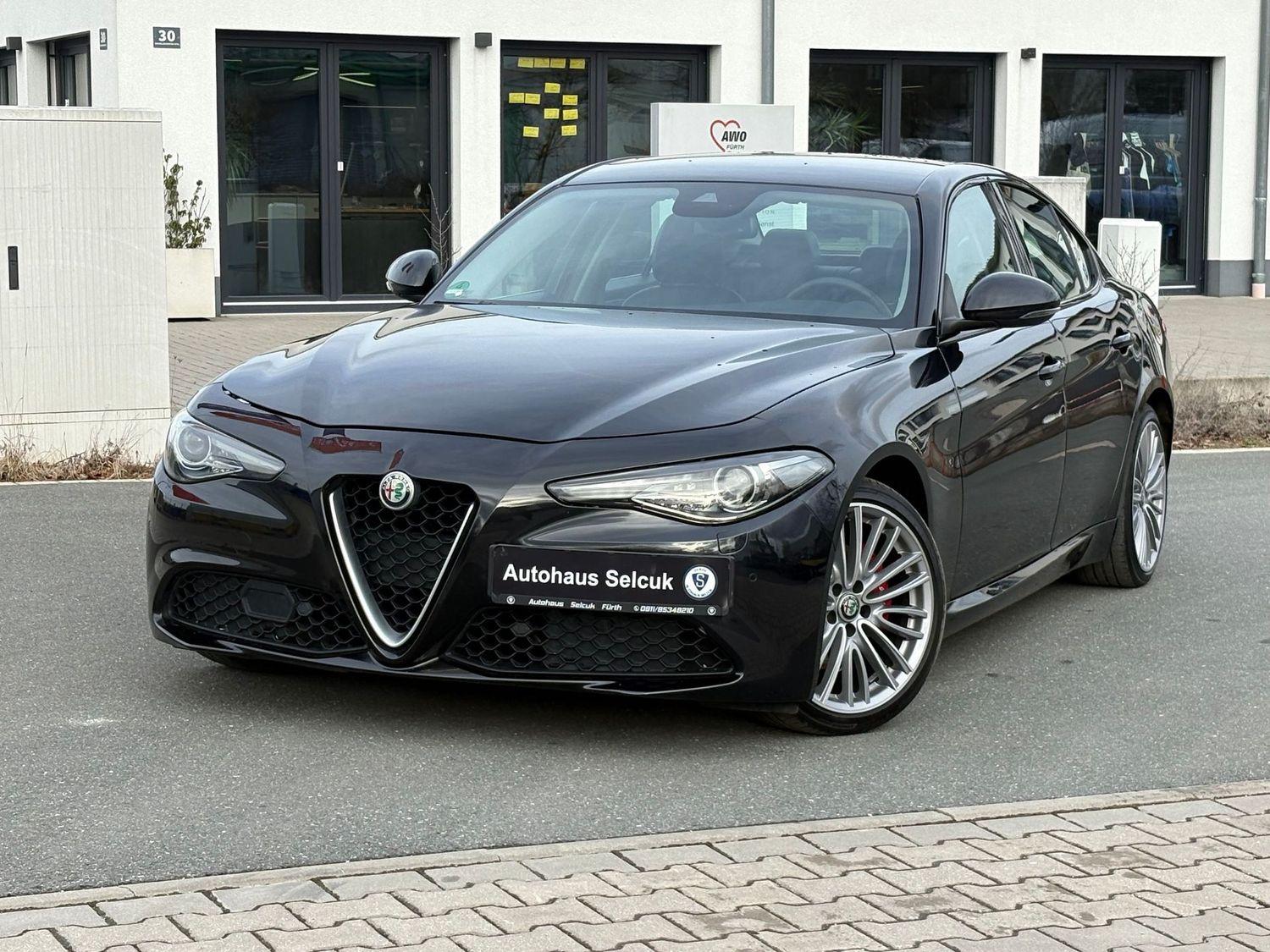 Alfa Romeo Giulia Super 2.0 Turbo *Navi*Harman-Kardon*SHZ*