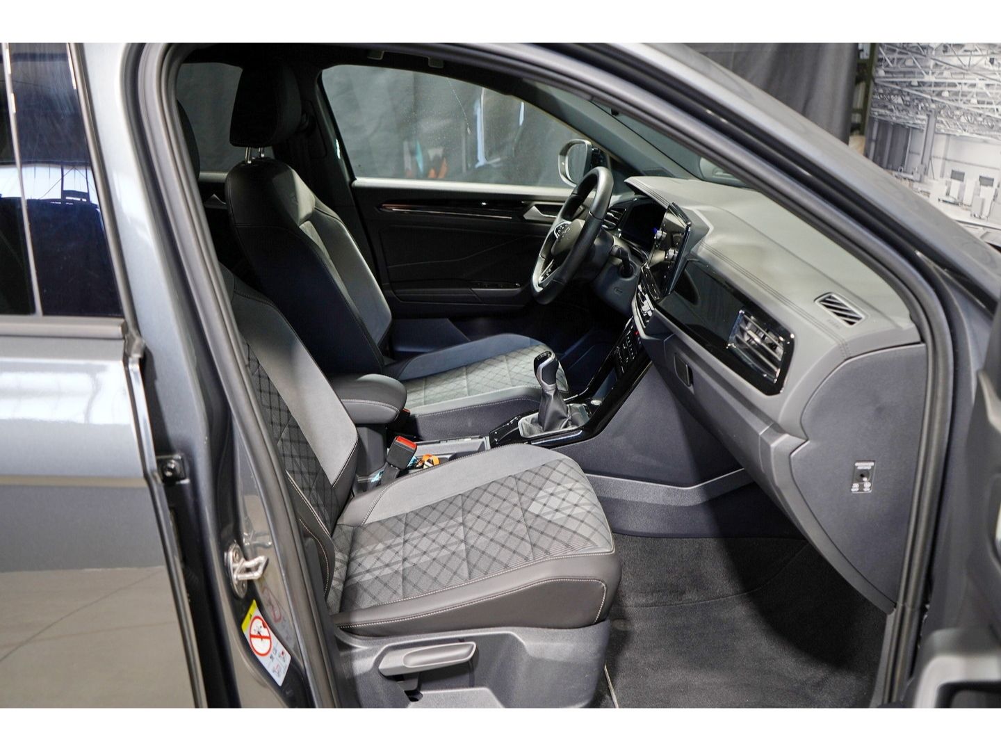Volkswagen T-Roc 1.5 TSI R-Line Black Style NAVI LED foto 5