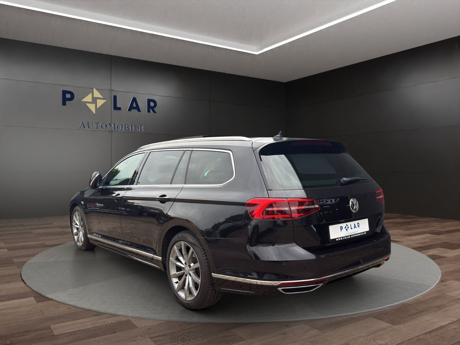 Fahrzeugabbildung Volkswagen Passat Variant *R-Line*Pano*DYNAUDIO*Virt.Cock*