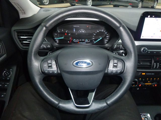 Fahrzeugabbildung Ford Focus 1,5 EcoBoost Lim >AUT/NAVI/Sitzheiz/PDC<