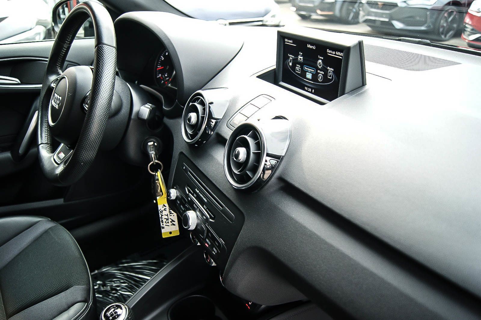 Fahrzeugabbildung Audi A1 Sportback S line Sportpaket NAVIGATION PDC