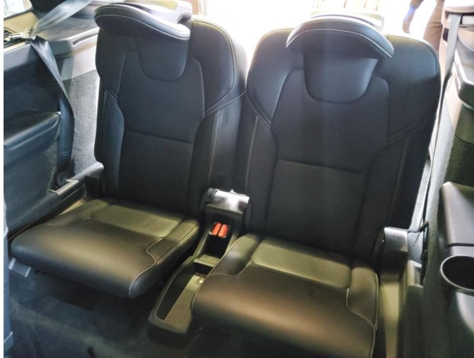 Fahrzeugabbildung Volvo XC90 T8 Hybrid R-DESIGN AWD 22-ZOLL STANDHEIZUNG