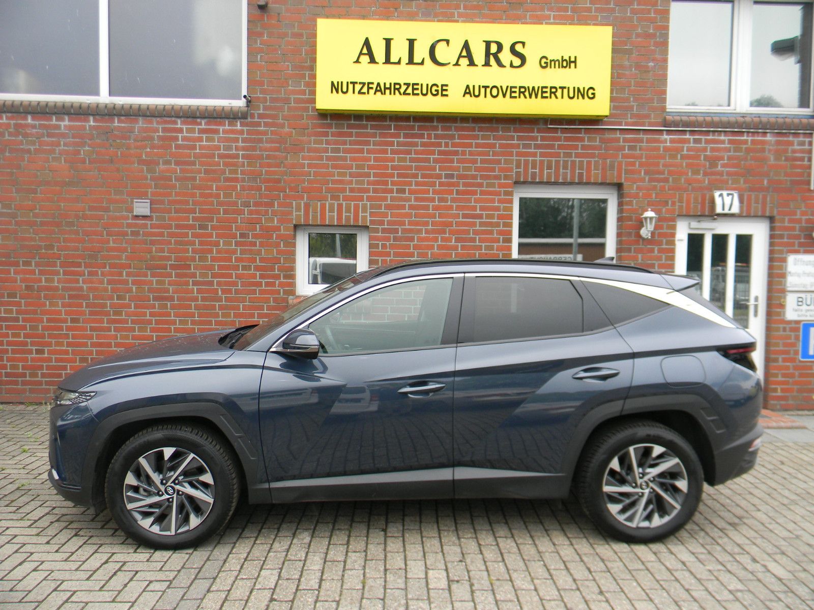 Hyundai TUCSON - 1