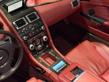 2010 Aston Martin DBS — фото 8