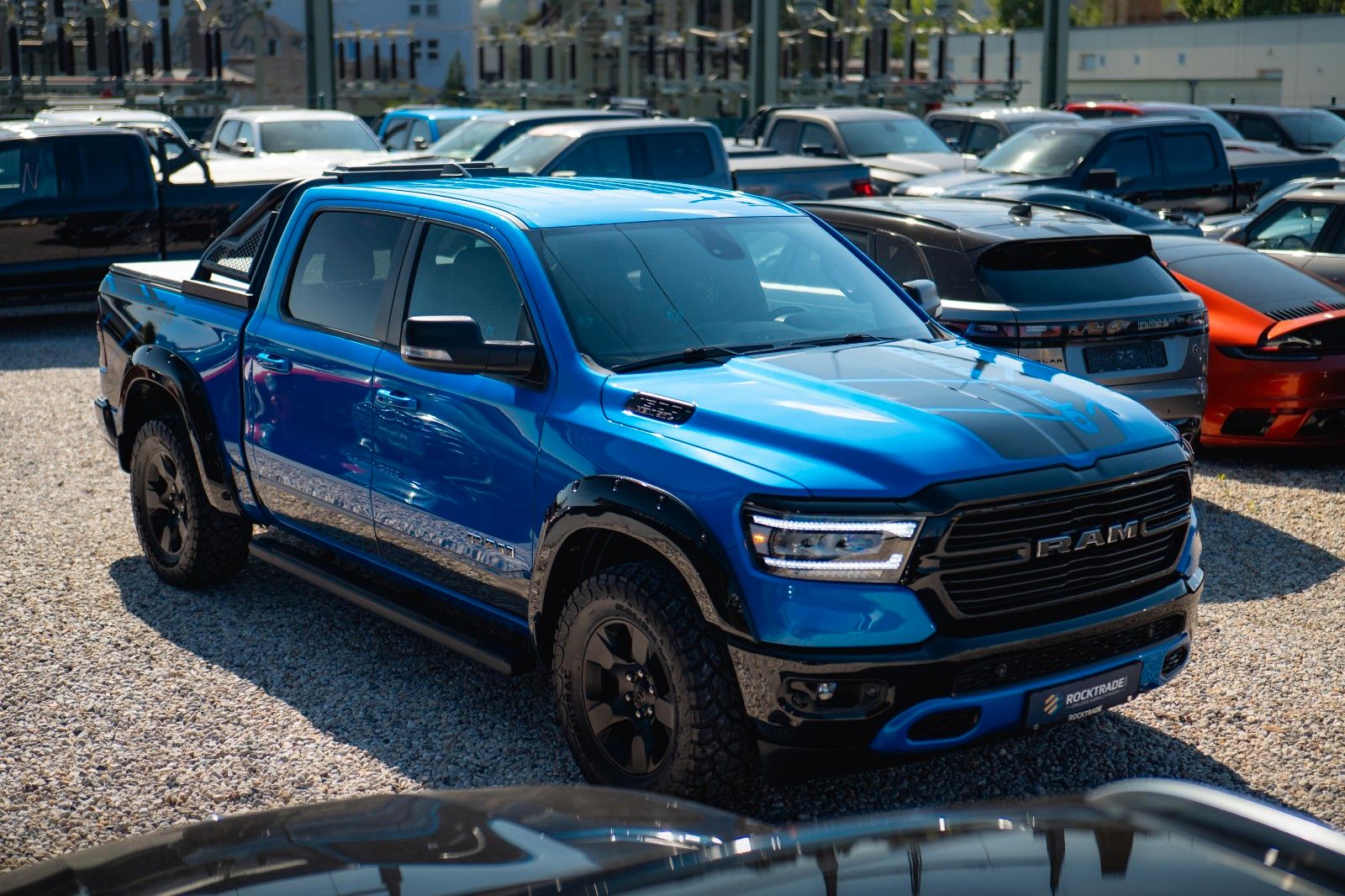 Fahrzeugabbildung Dodge RAM 5.7 V8 HEMI 4x4 OFFROAD Night-Paket *LED*