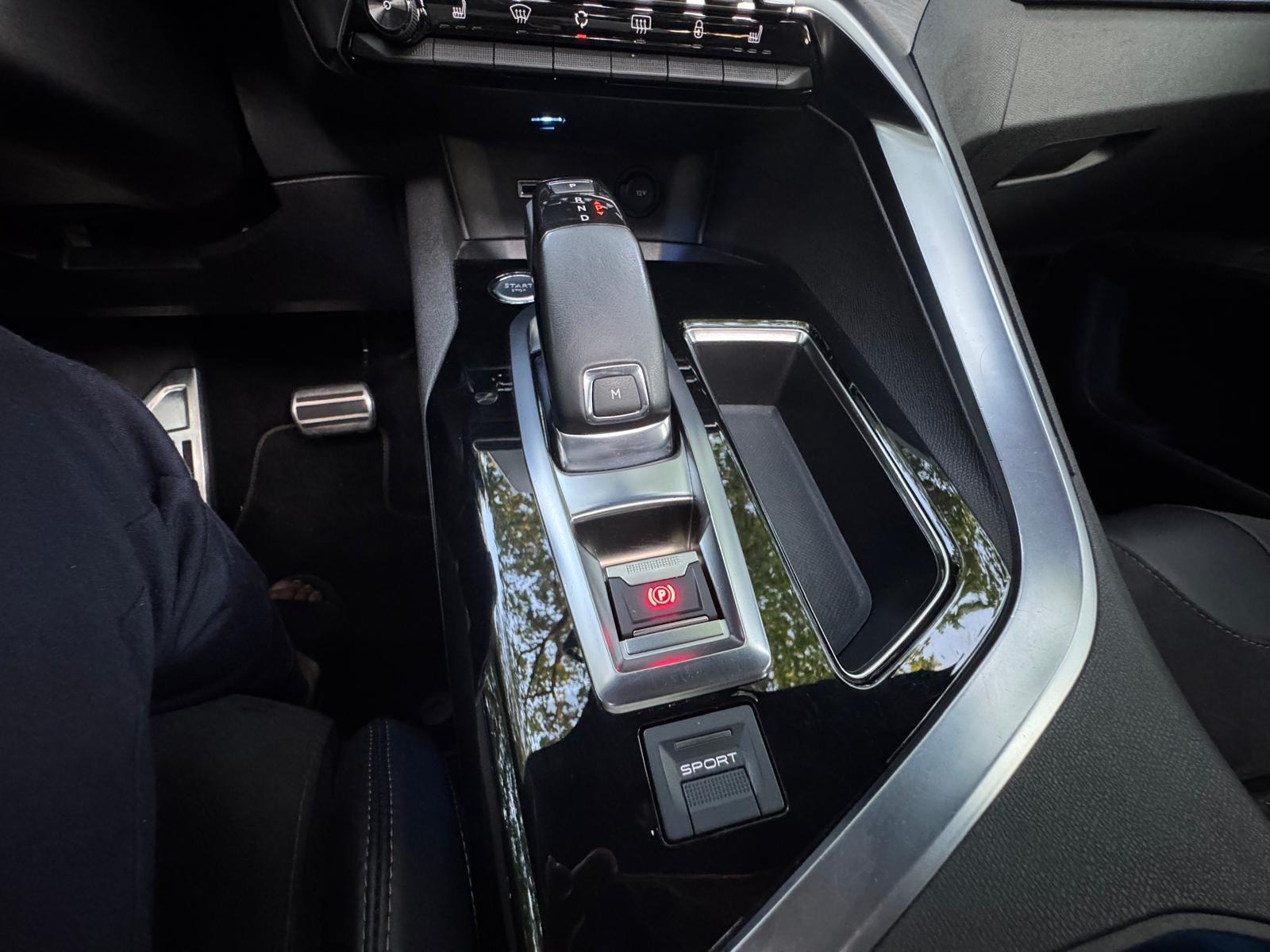 Peugeot 3008 GT*360°*SHZ*Navi*Automatik*Schiebedach