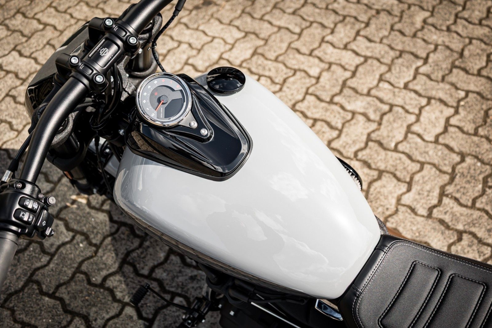 Fahrzeugabbildung Harley-Davidson FXFBS Fat Bob 114 CUI Softail - Jekill & Hyde