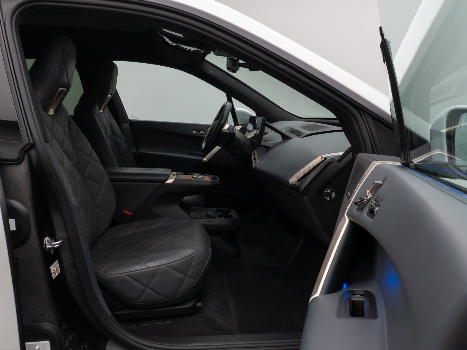 Fahrzeugabbildung BMW iX xD40 Sport SkyLounge Laser 360°DAB H/K 22Zoll