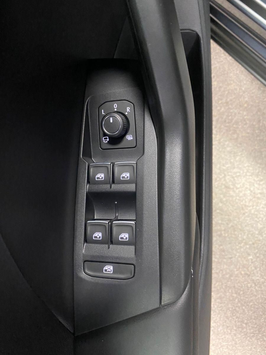 Fahrzeugabbildung Volkswagen T-Cross 1.0 TSI DSG ACC+AHK+SHZ+MATRIX LED+