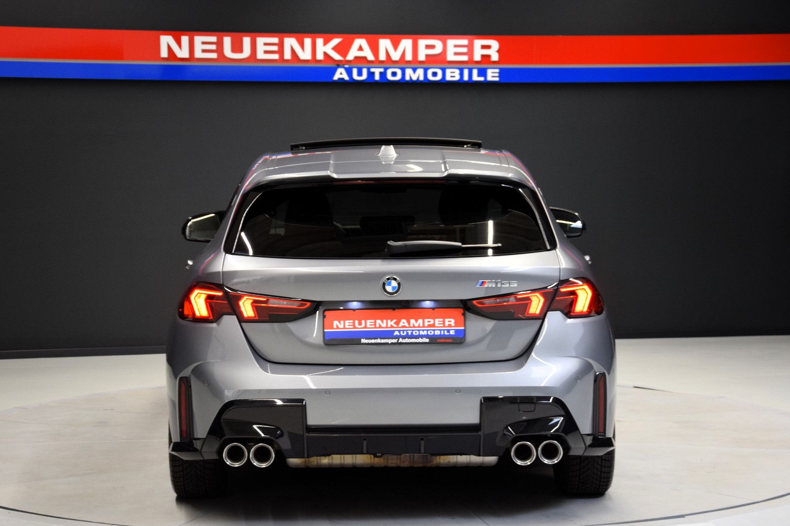 Fahrzeugabbildung BMW M135i xDrive M Sportpaket Pro Pano HuD h/k Memor