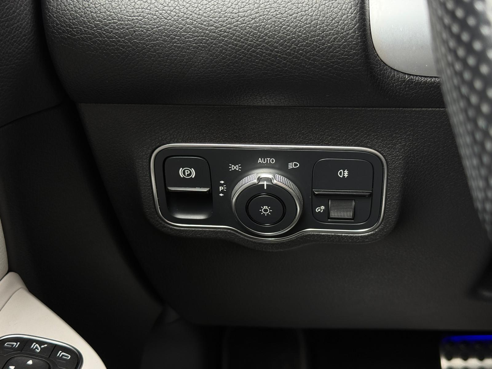 Mercedes-Benz GLB 4Matic ACC Burmester 360°K Pano Night, миниатюра 17