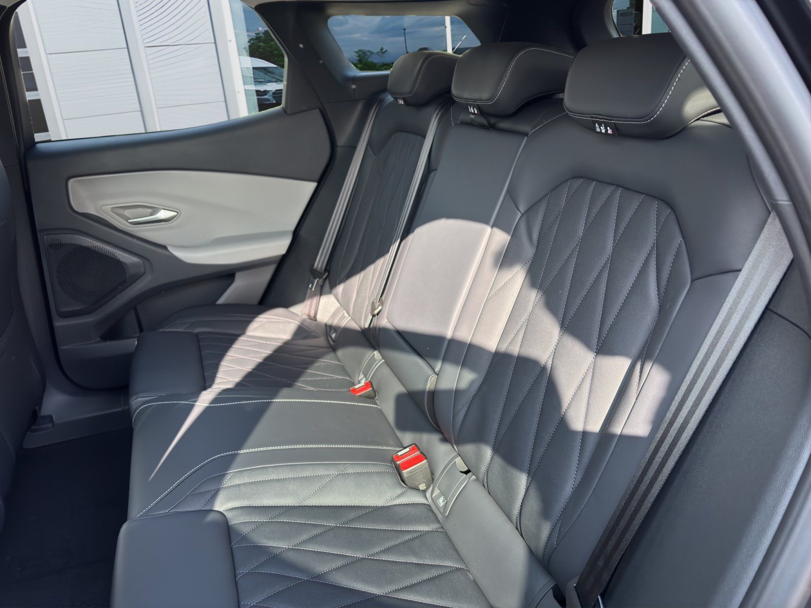 Fahrzeugabbildung Ford Explorer eMotor Premium RWD