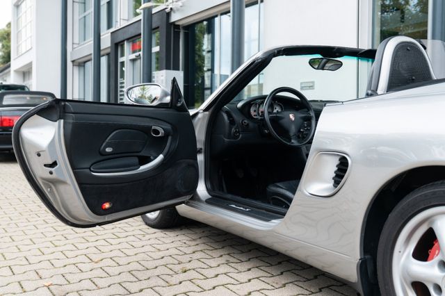 Porsche Boxster S/ SITZHEIZUNG/ CD/ HARMAN/ ALARM/ 18" Porsche Boxster S/ SITZHEIZUNG/ CD/ HARMAN/ ALARM/ 18"