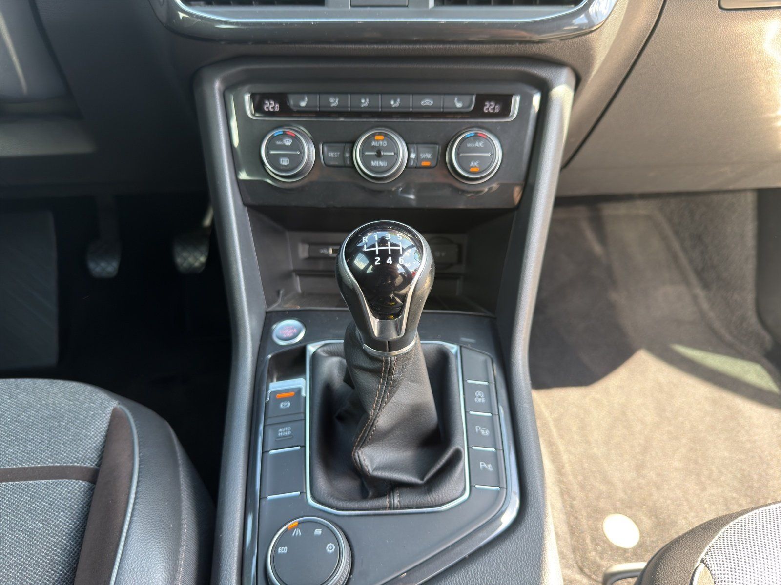 Fahrzeugabbildung SEAT Tarraco 1.5 TSI ACT Xcellence 7Sitzer/Navi/PDC