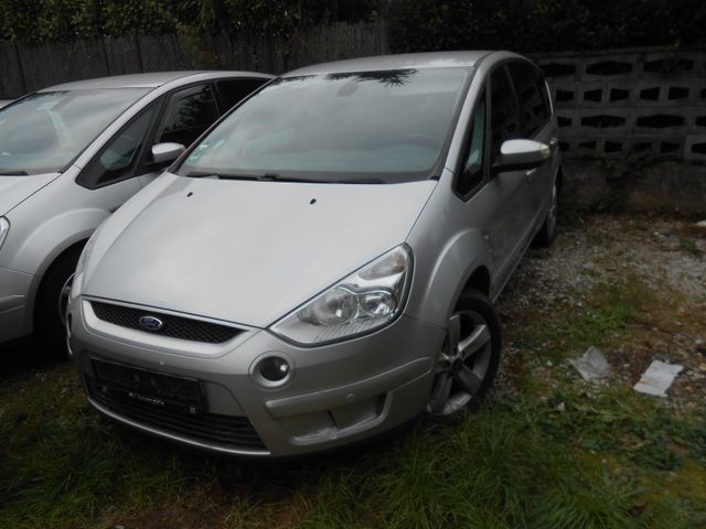 Ford S-MAX Titanium/Klima/ALU/12-Jahre 1 Hand