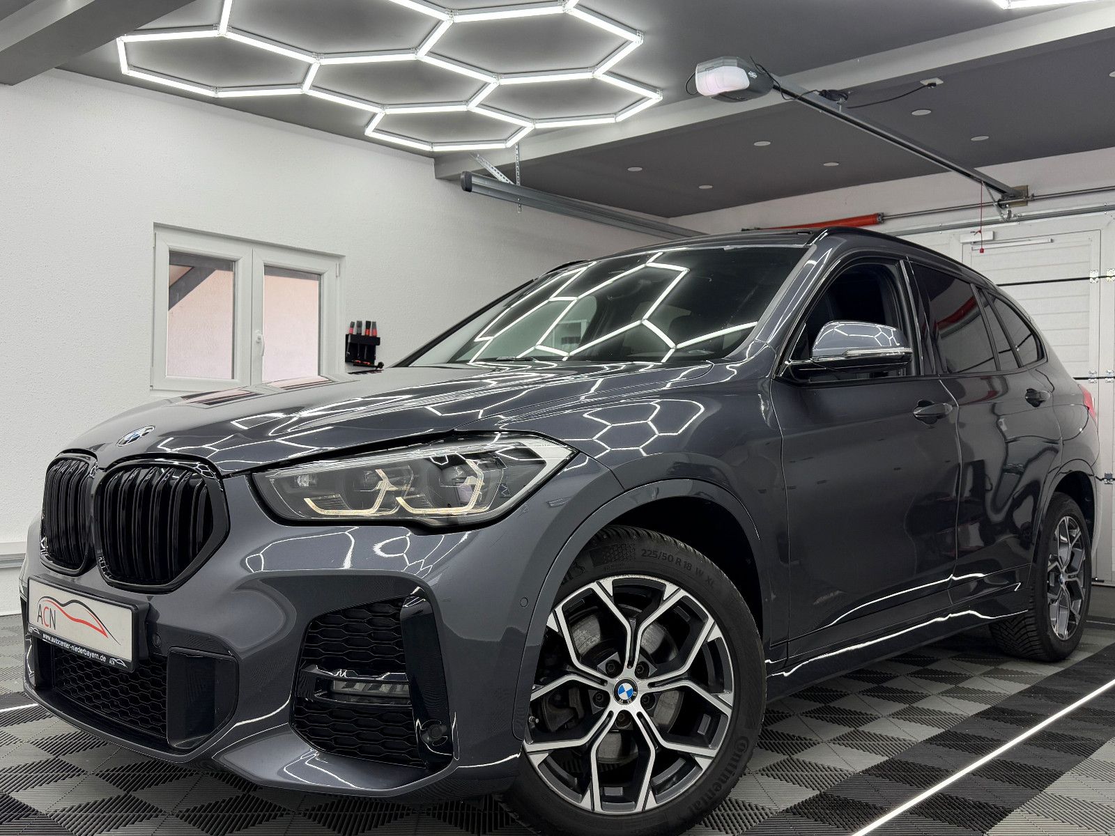 Fahrzeugabbildung BMW X1 sDrive 20 d M SPORT/KAM/LED/PANO/ACC