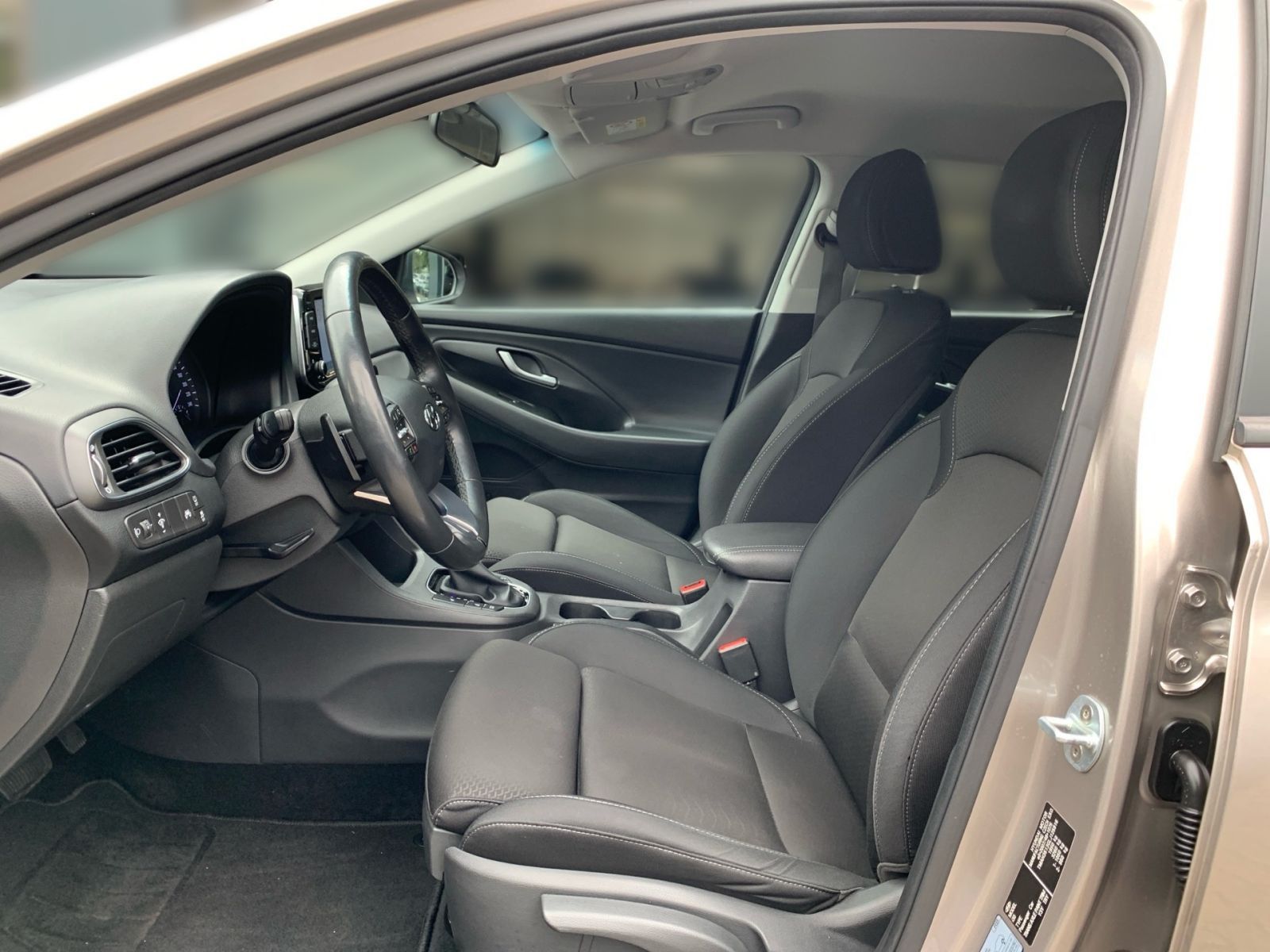 Fahrzeugabbildung Hyundai i30 7-DCT 1.4 T-GDI YES! Plus Standheizung