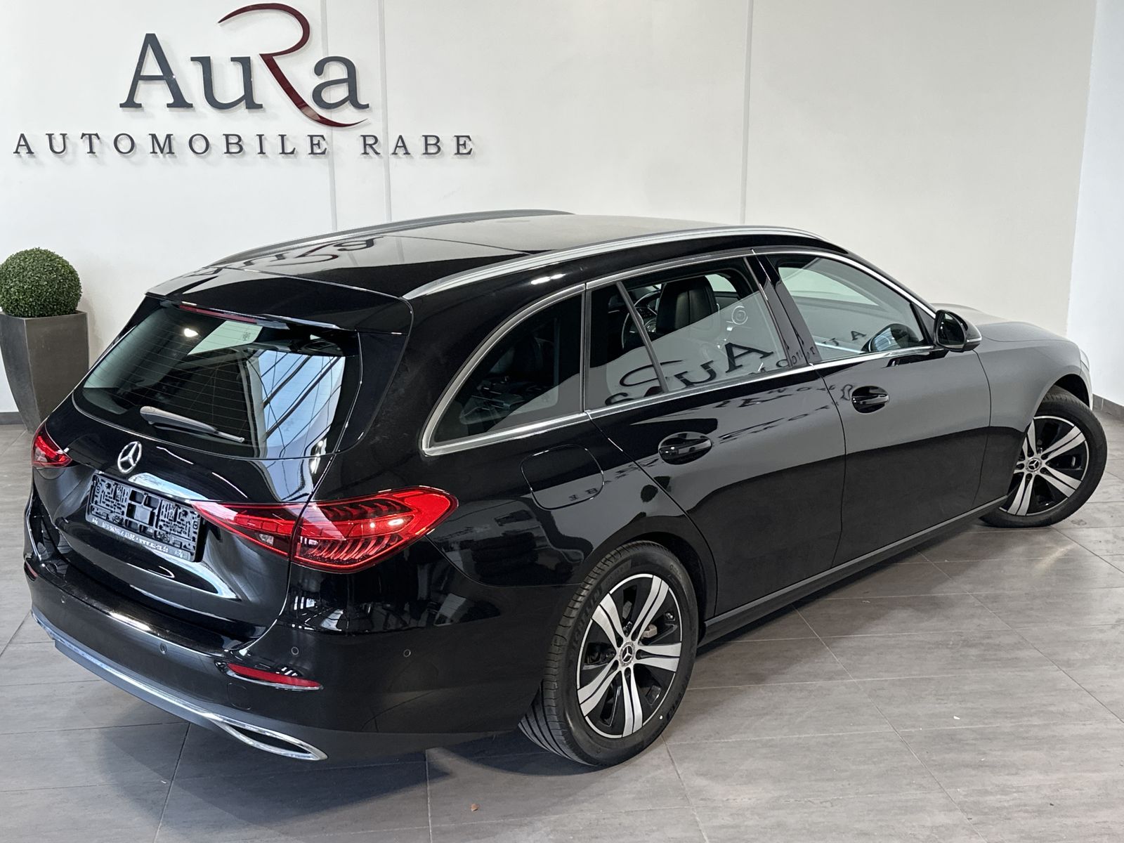 Fahrzeugabbildung Mercedes-Benz C 220d T Avantgarde NAV+LED+KAMERA+CARPLAY+VCOCK
