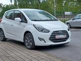 Hyundai ix20 Rentnerauto erst 9.000 km Gelegenheit - Hyundai ix20 in Essen